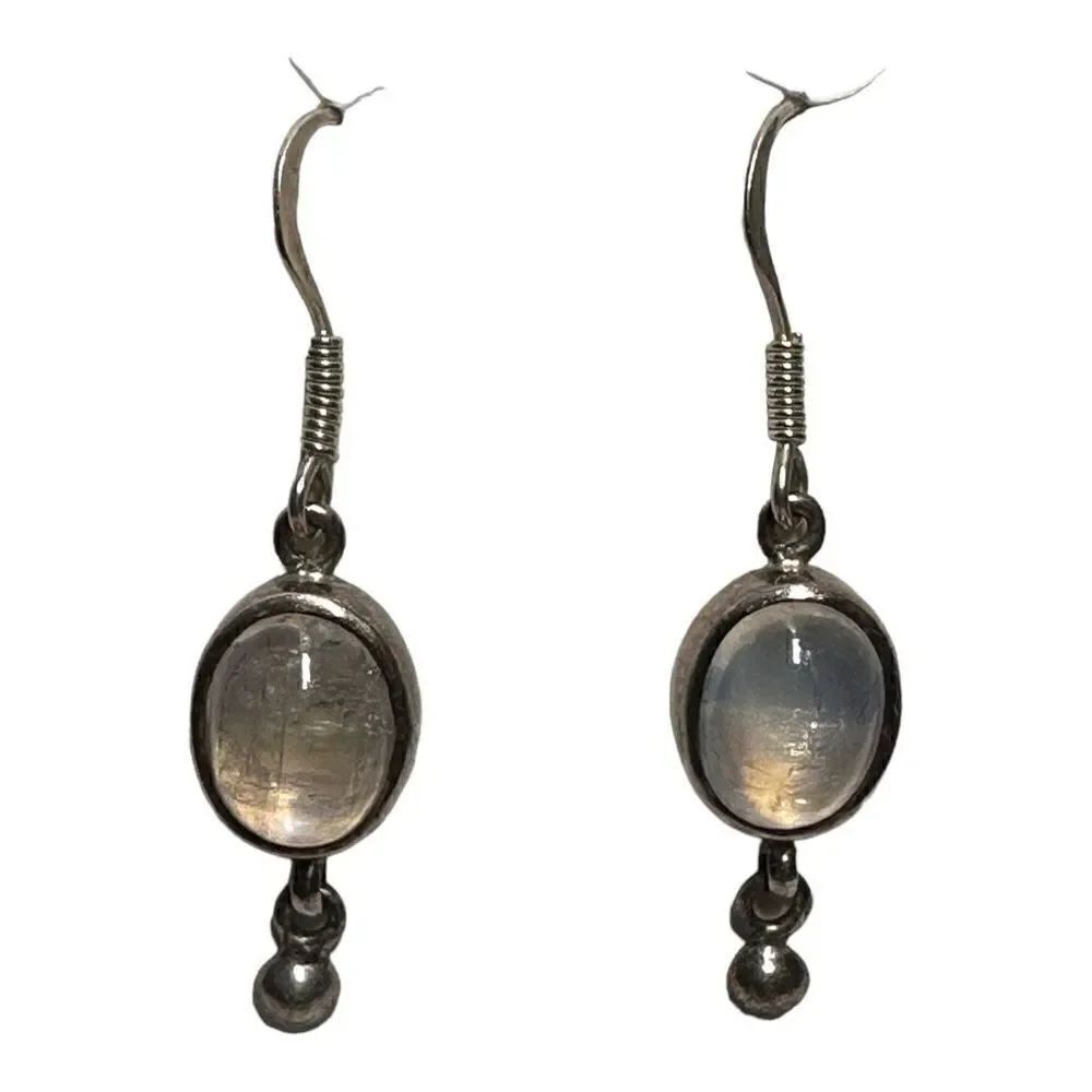 Silver 925 dangle earrings with milky colored oval stone